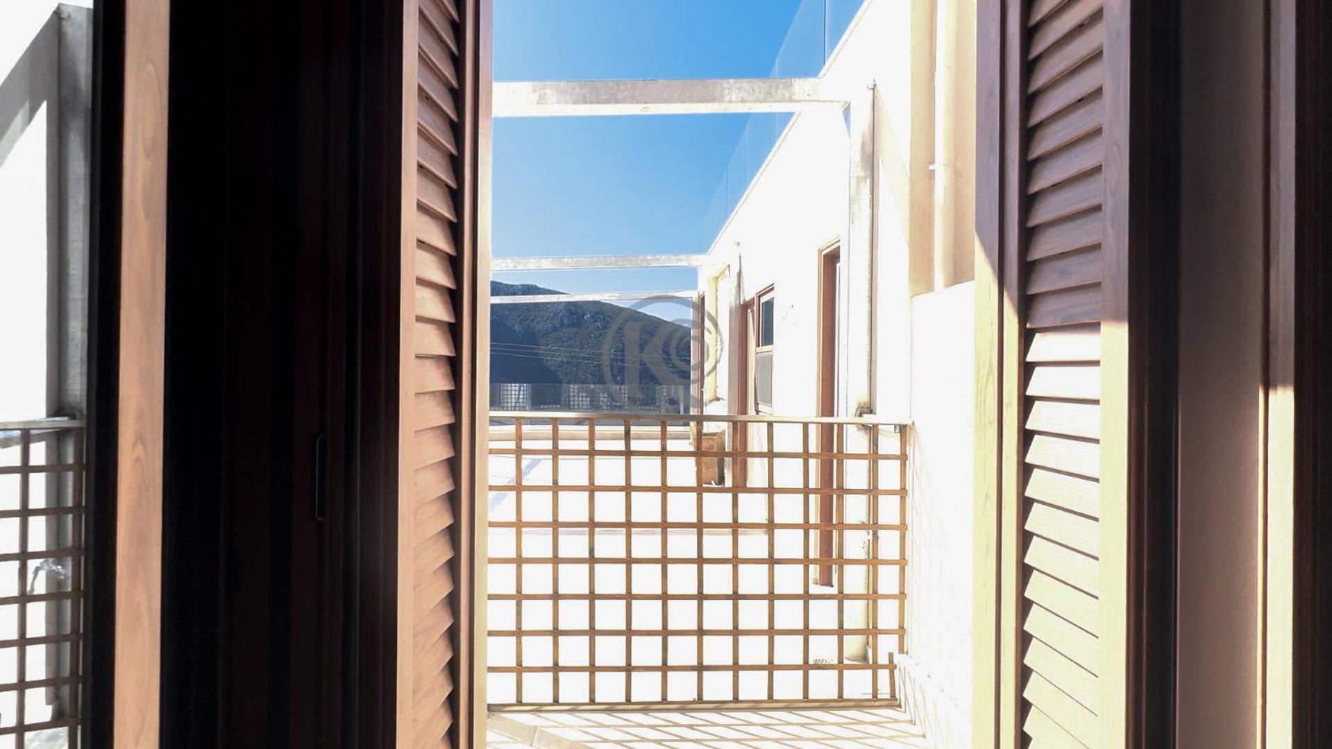 Komody Delphi Dış mekan fotoğraf