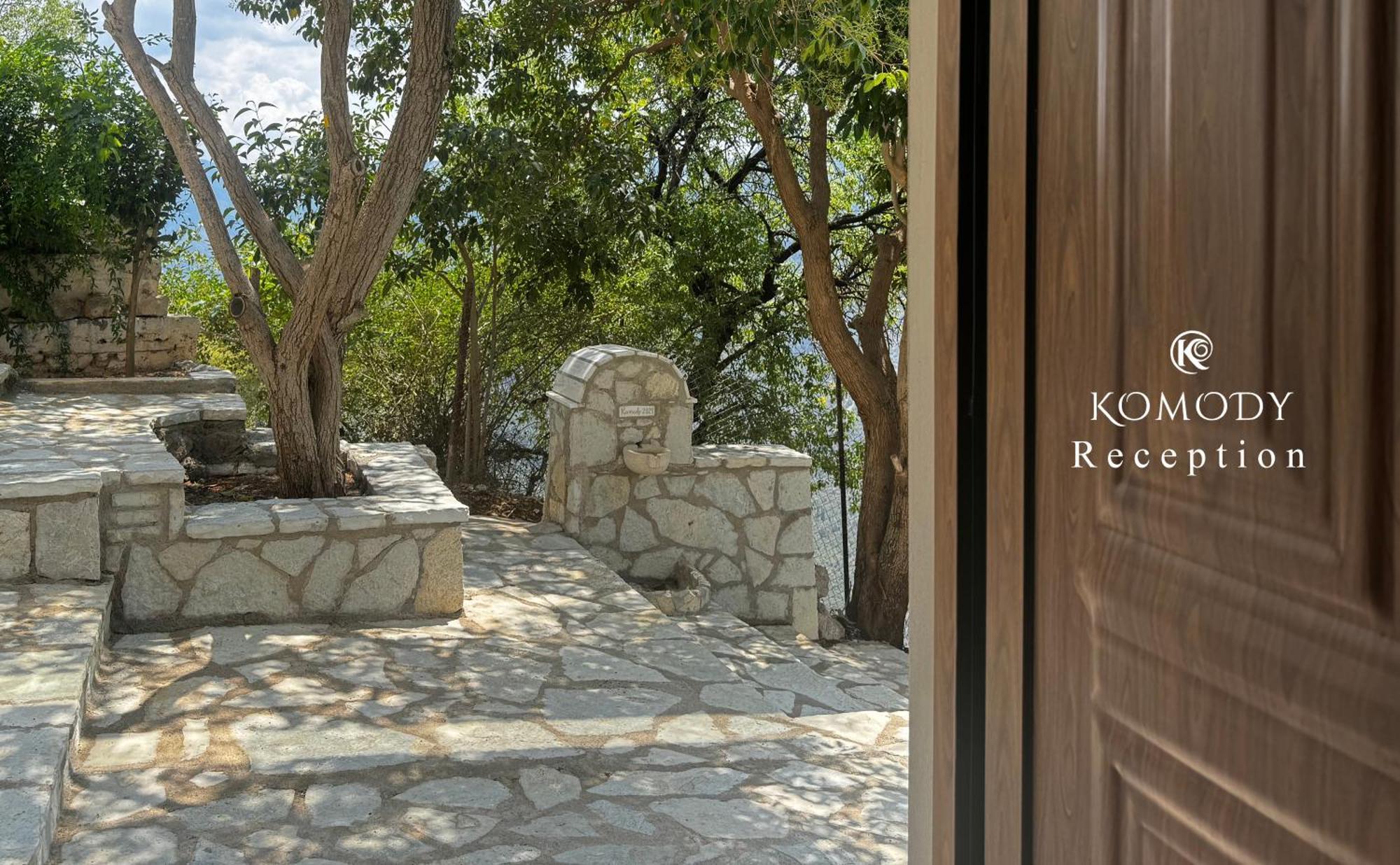 Komody Delphi Dış mekan fotoğraf